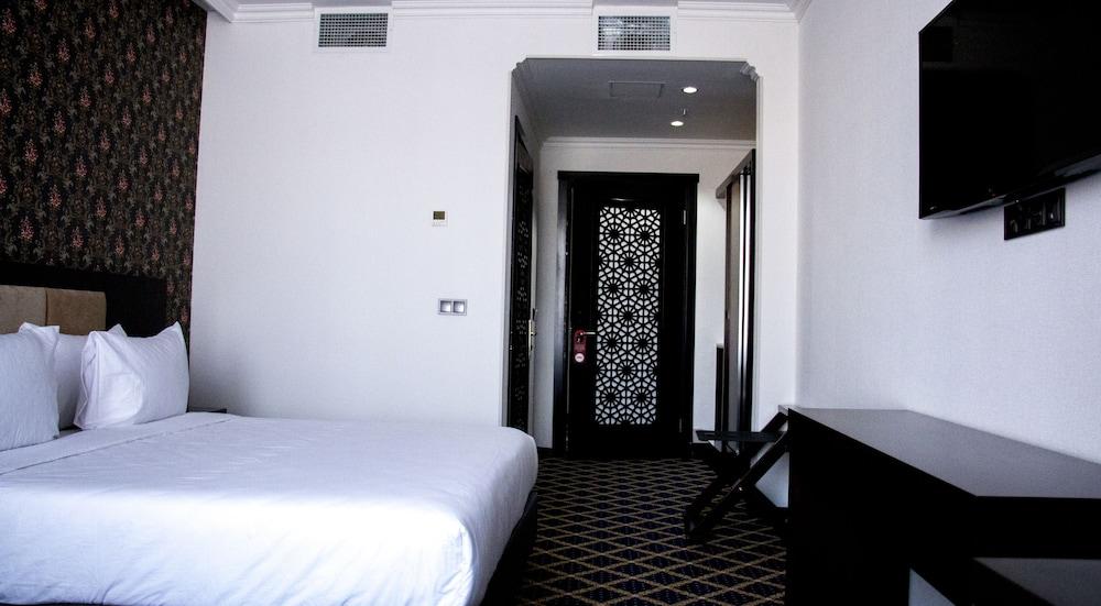 Corniche Family Hotel Baku - Room