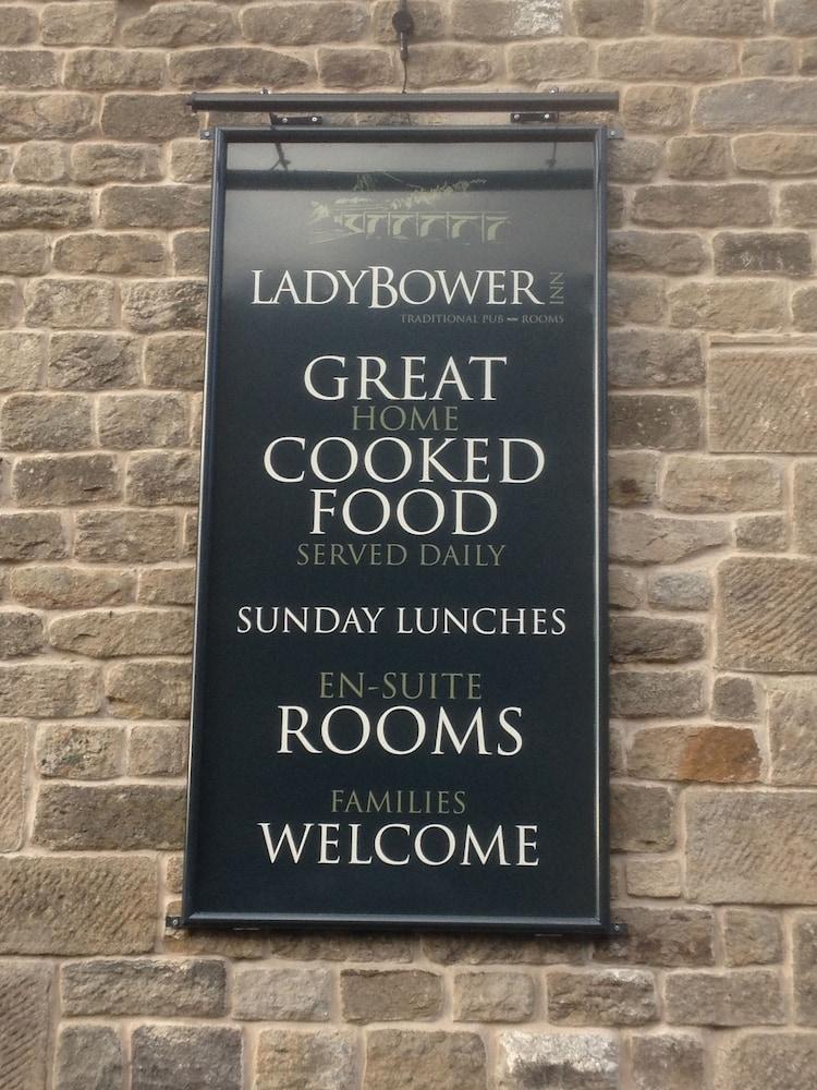 Ladybower Inn - Exterior detail