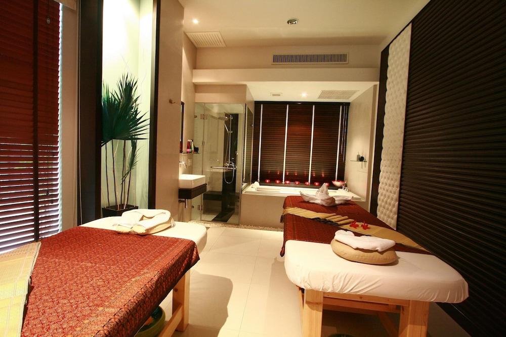 Siam Paradise Entertainment Complex - Treatment Room