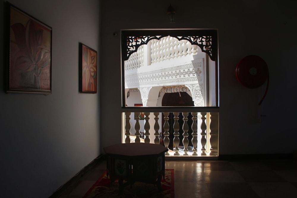 Tausi Palace Hotel - Interior