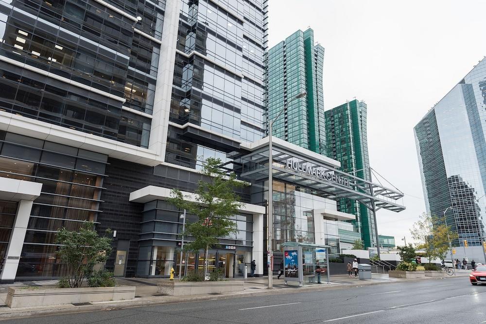 Pelicanstay at Yonge & Sheppard North York - Property Grounds