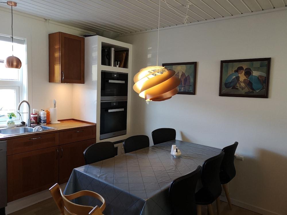 Rose Cottage 102m2 Tórshavn with Parking - In-Room Dining