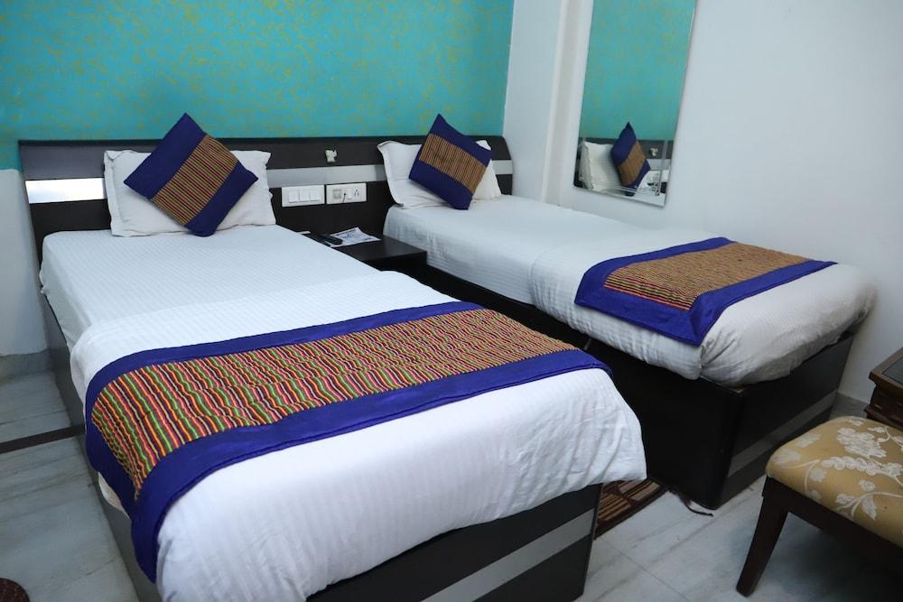 Airport Hotel Delhi Aerocity Inn - Room