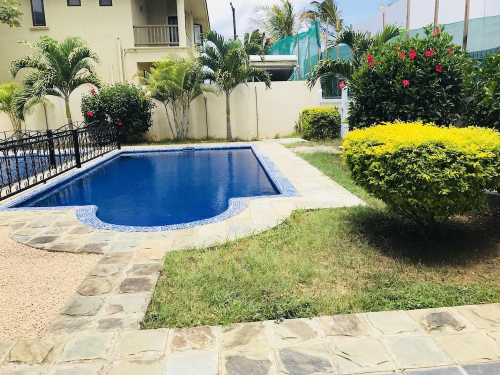 Villa Emax - Outdoor Pool