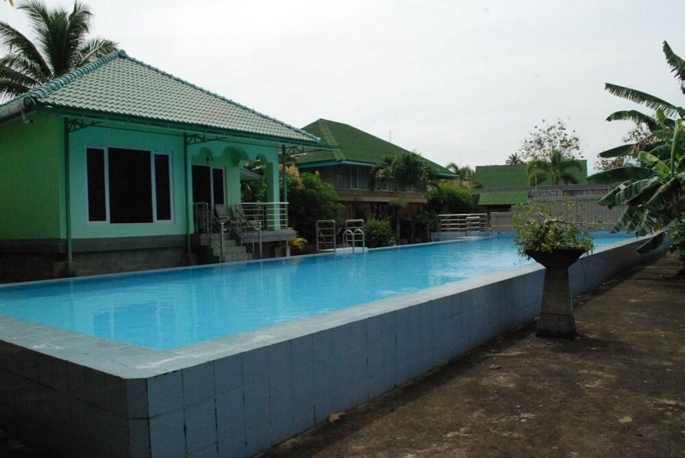 Green Paradise - Outdoor Pool