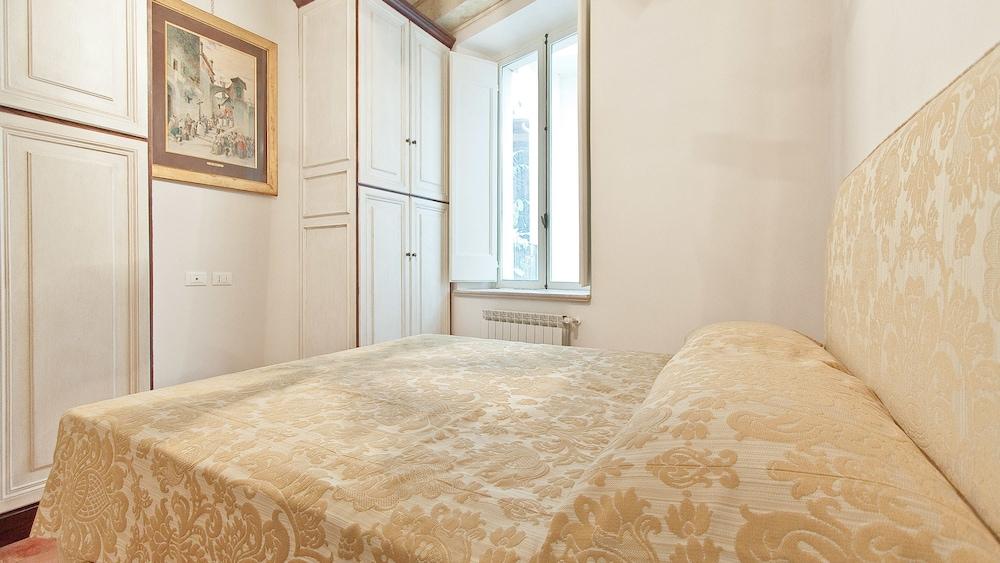 Rental in Rome Banchi Vecchi Terrace - Room