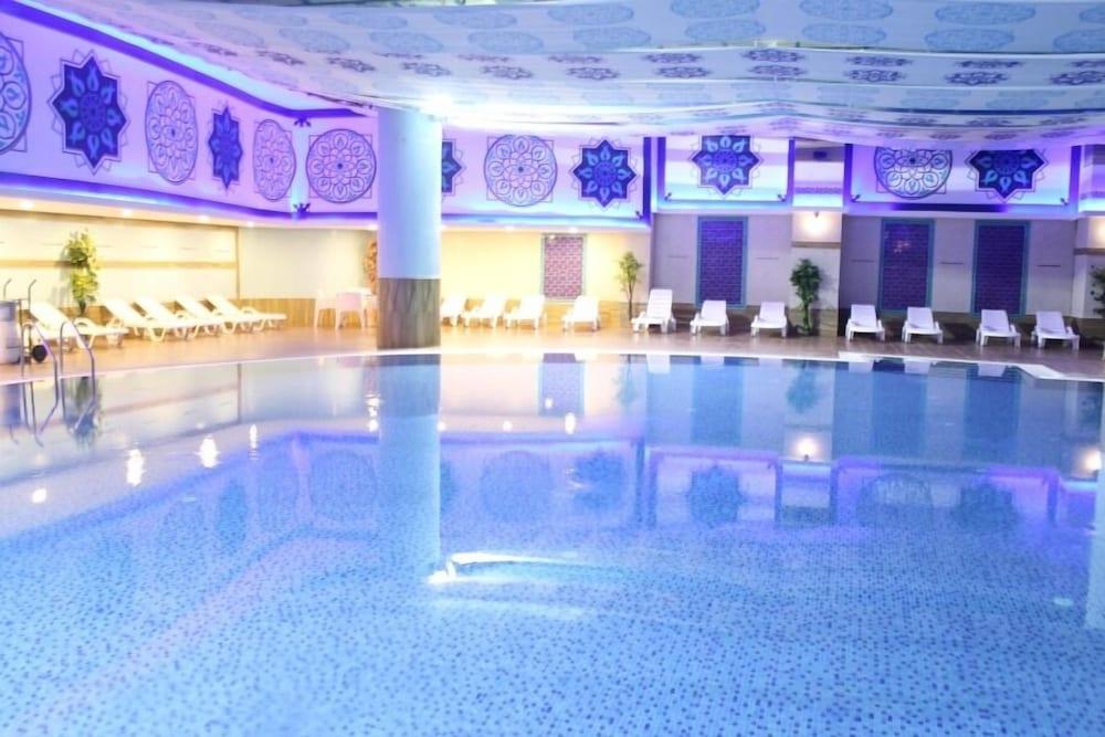 سانيتاس ثيرمال سويتس هوتل آند سبا - Indoor Pool