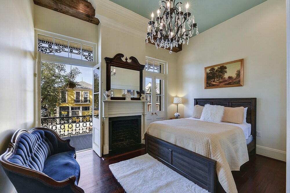 N Rampart Apartments - Lux 3BD 2BA French Quarter w Courtyard - Room