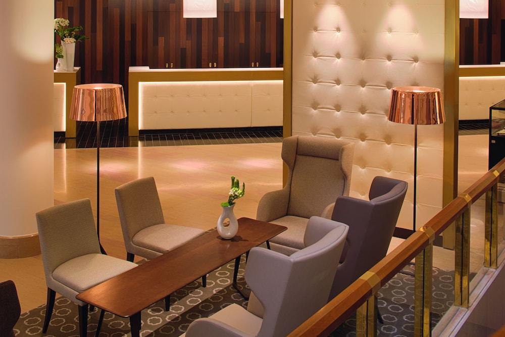 Mövenpick Hotel & Casino Geneva - Lobby Sitting Area