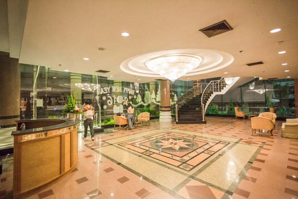 Grand Tower Inn Rama VI Hotel - Lobby
