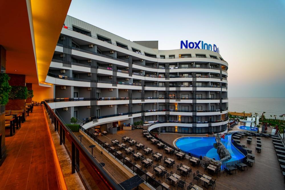 NoxInn Deluxe Hotel - All inclusive - Interior Entrance