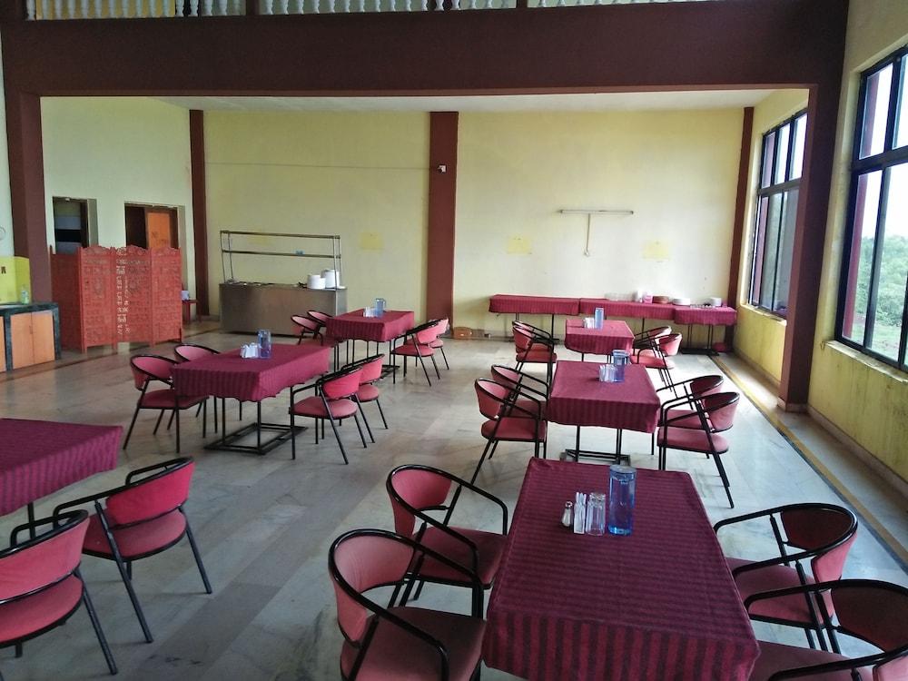 Shiv Sagar palace - Restaurant