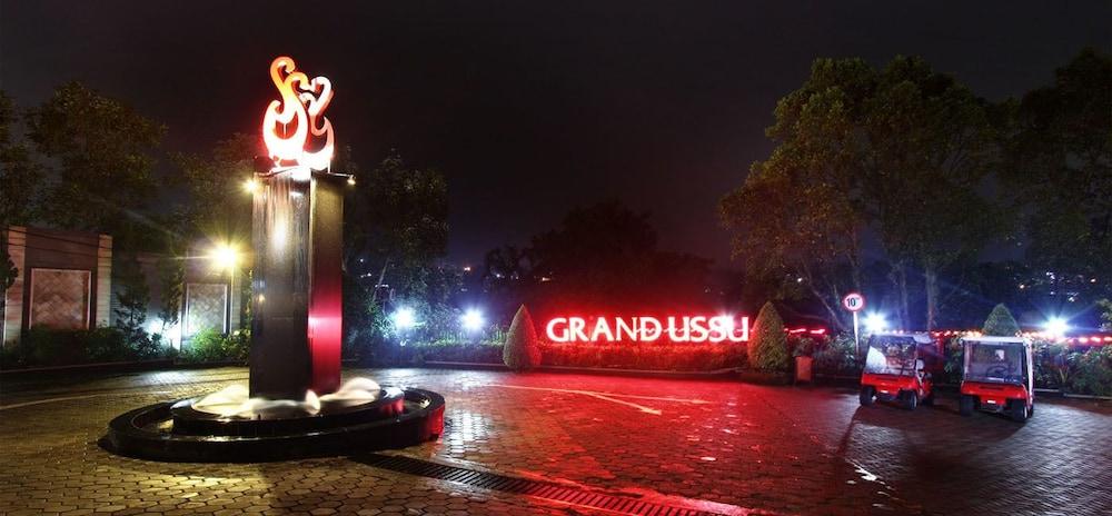 Grand Ussu Hotel & Convention - Exterior