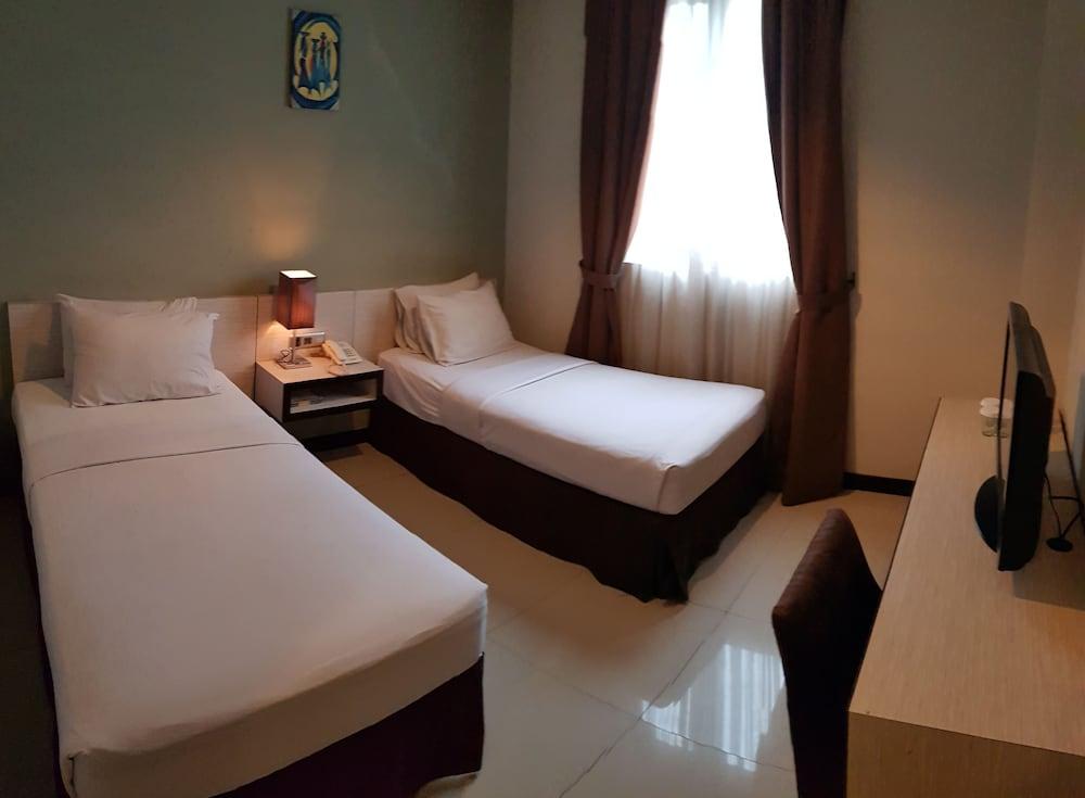 N3 Hotel Zainul Arifin - Room