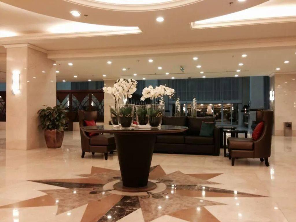 Crom Hotel Al Khobar - Sample description