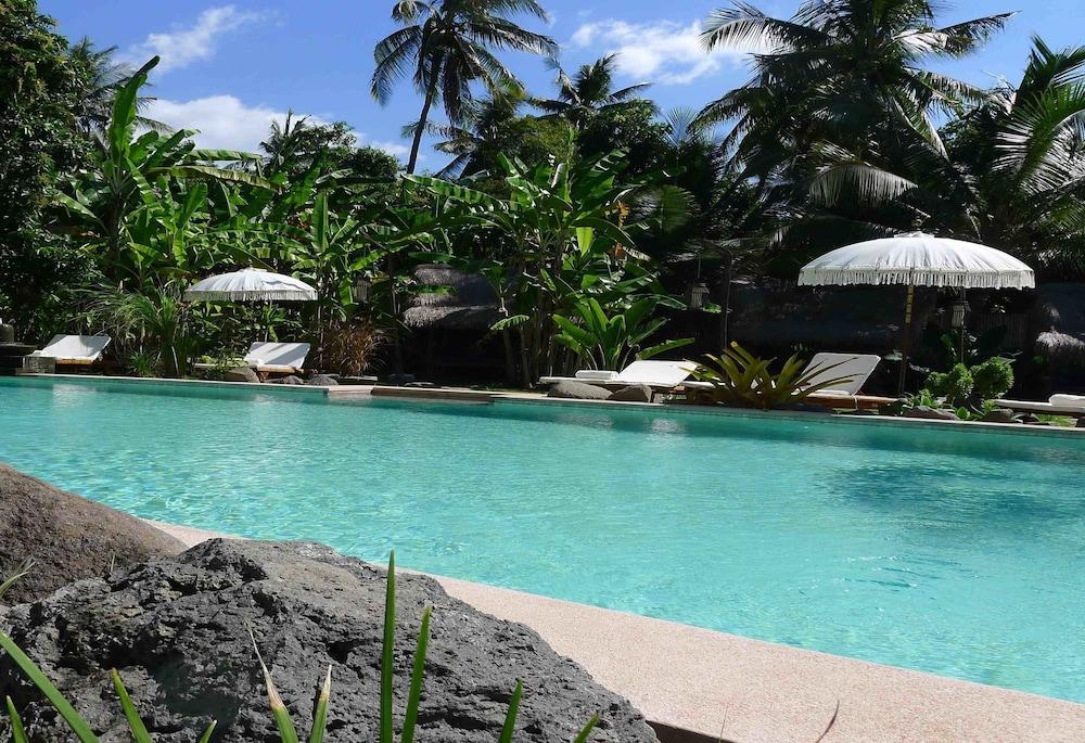 Desa Saya Eco Luxury Resort & Spa - Outdoor Pool