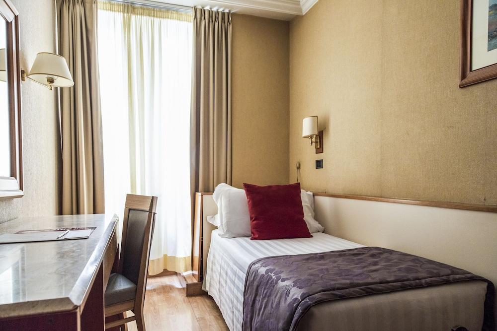 Hotel Giolli Nazionale - Room