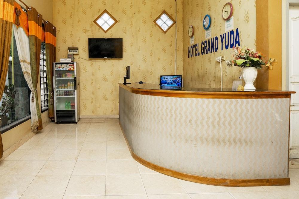 OYO 2181 Hotel Grand Yuda - Reception