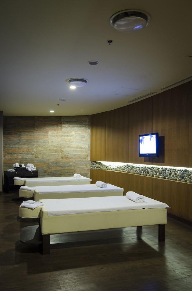 The Bellevue Manila - Treatment Room
