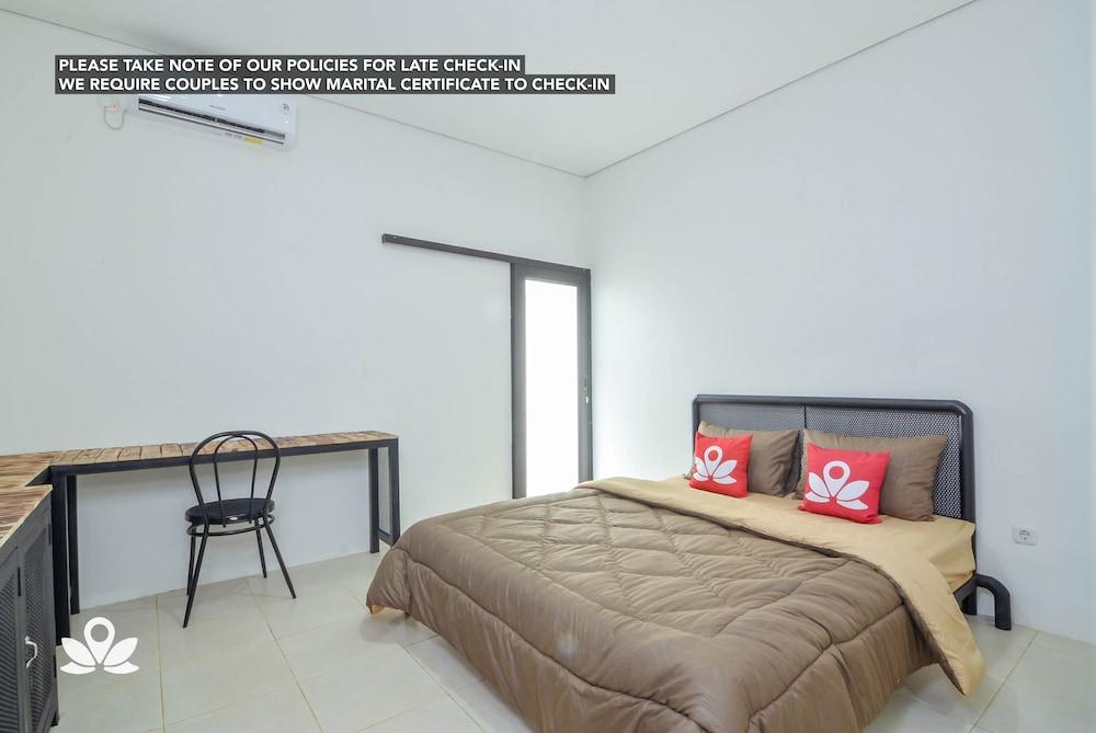 ZEN Rooms Cilandak KKO Syariah - Featured Image