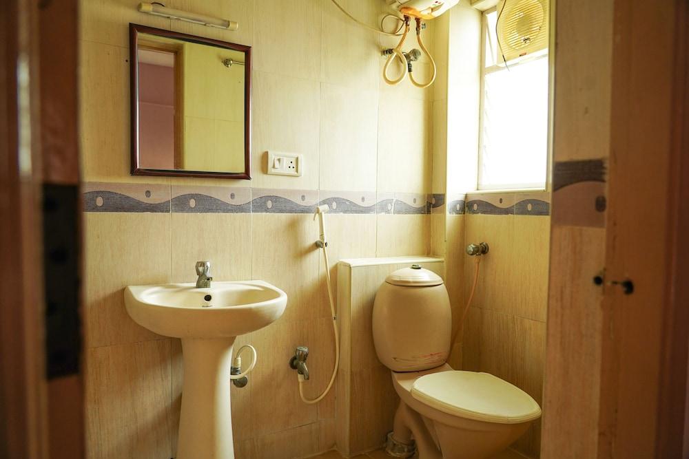Ulo Illas Domain - Bathroom