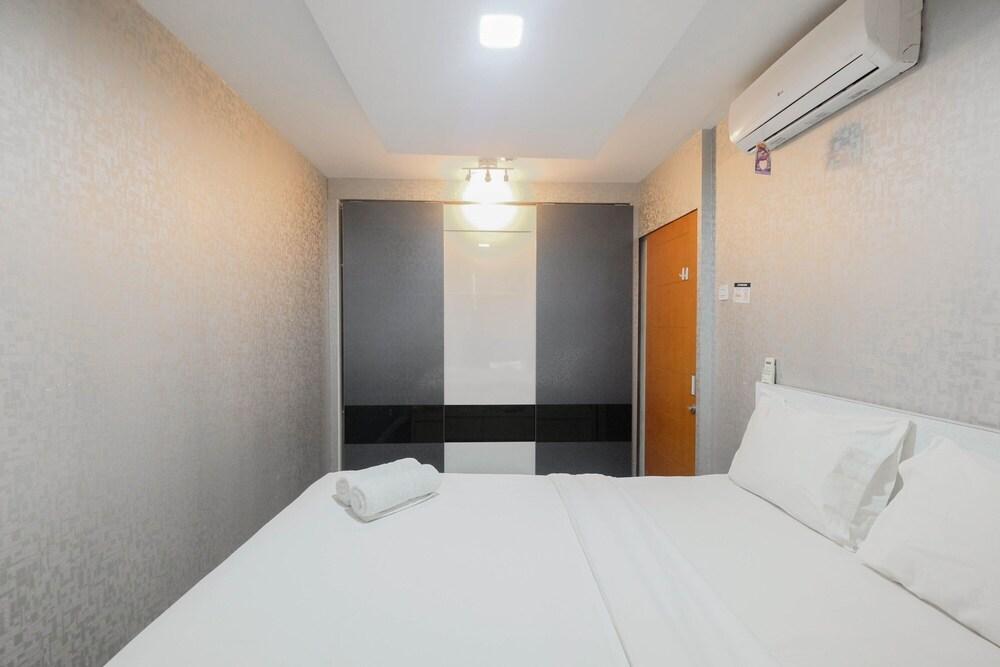 Well Appointed 1BR Apartment at Cinere Bellevue Suites - Room