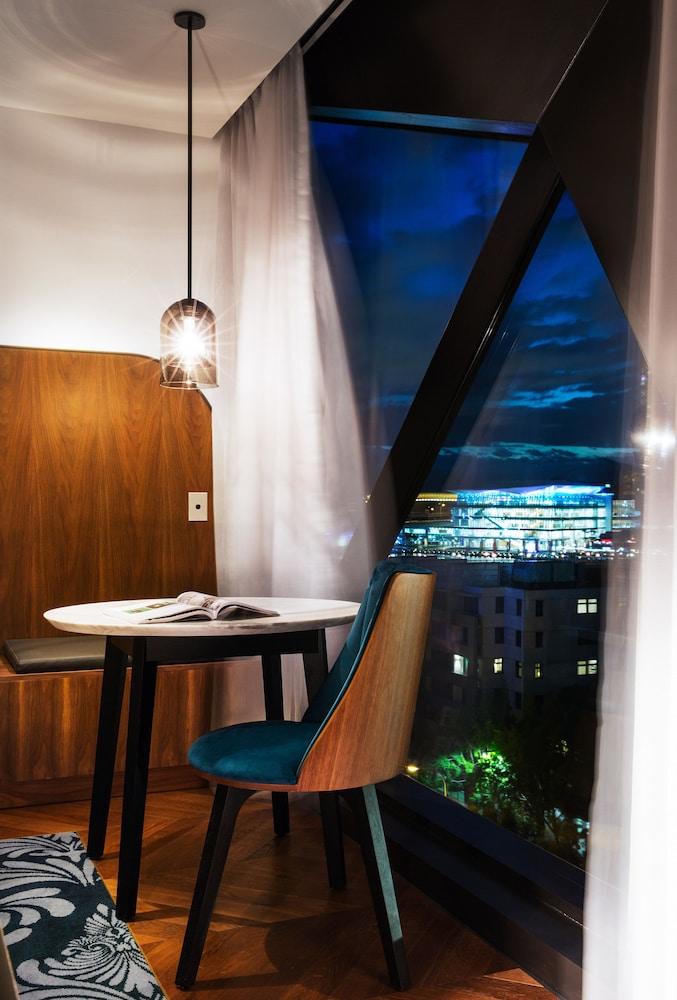 West Hotel Sydney, Curio Collection by Hilton - Room