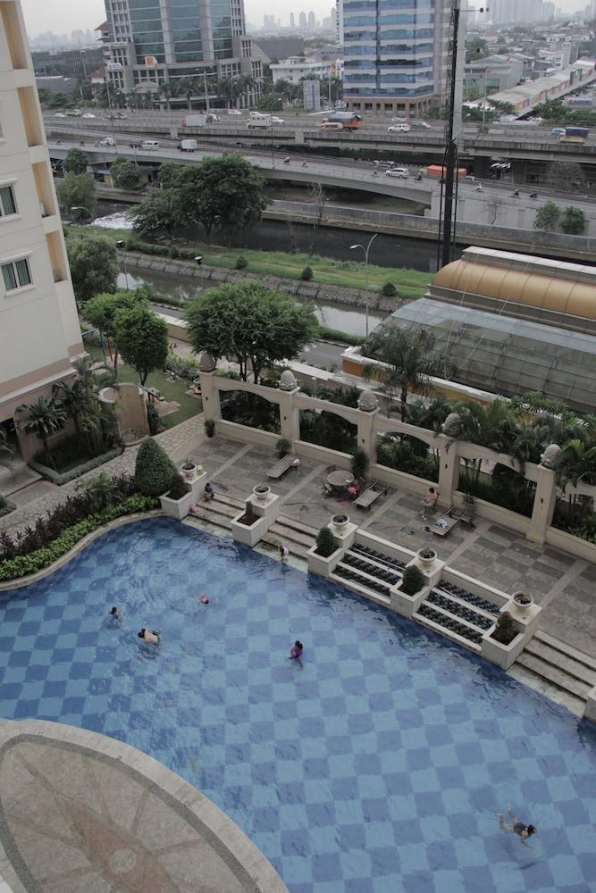 Adaru Apartment - Outdoor Pool