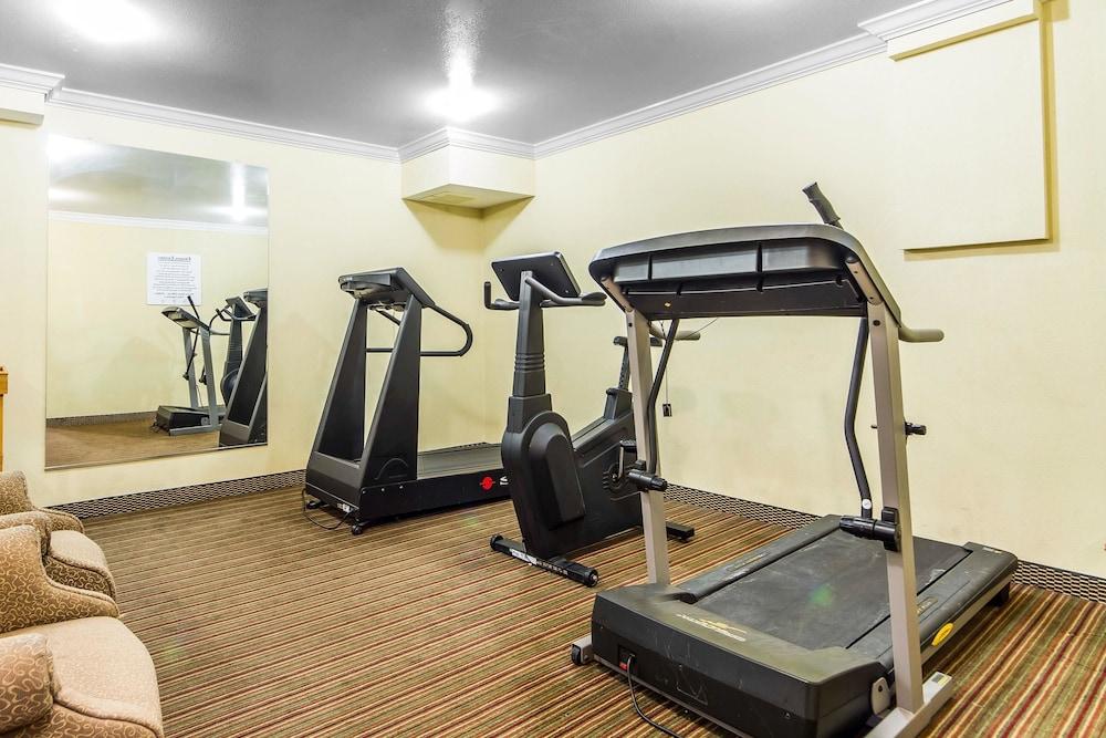 Rodeway Inn & Suites - Fitness Facility