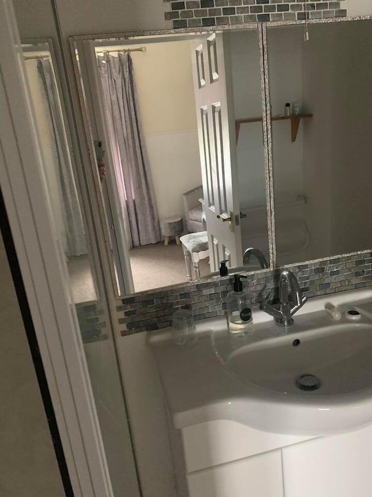 Peniarth Arms Hotel - Bathroom