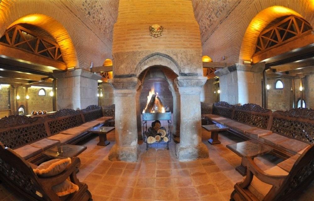 Issız Han Tarihi Butik Otel - Fireplace