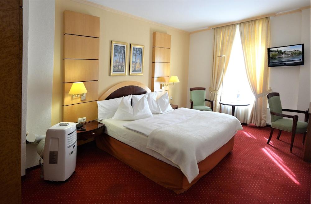 Hotel am Kochbrunnen - Featured Image