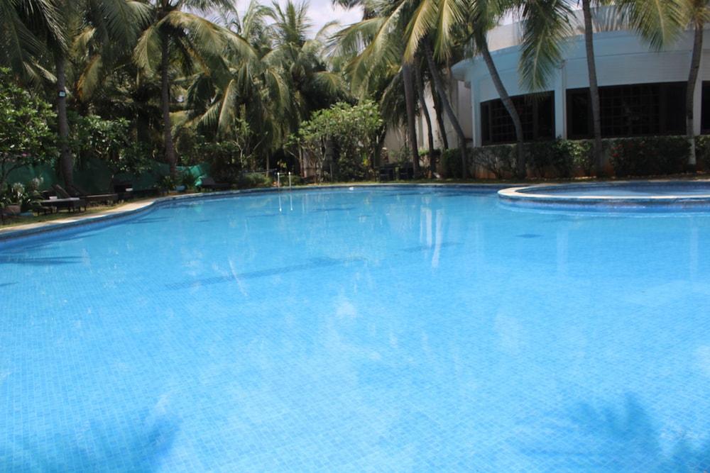 Vedic Village Sriperumbudur (formerly known as Citrus Hotel) - Pool