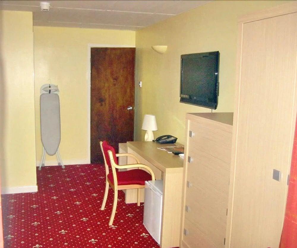 The Langham Hotel - Room