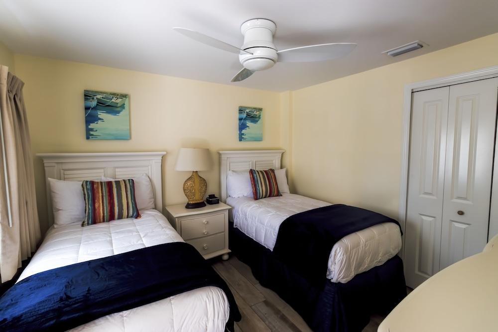 Sea View Inn - Room