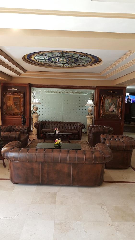Helnan Chellah Hotel - Lobby Sitting Area
