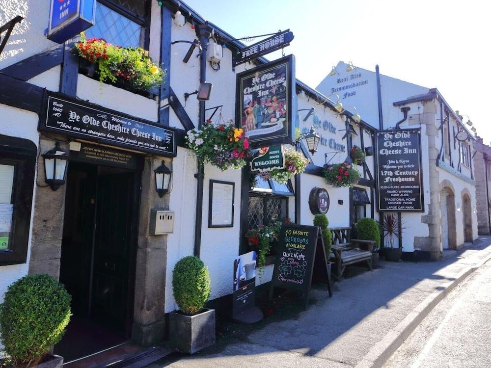 Ye Olde Cheshire Cheese Inn - Featured Image