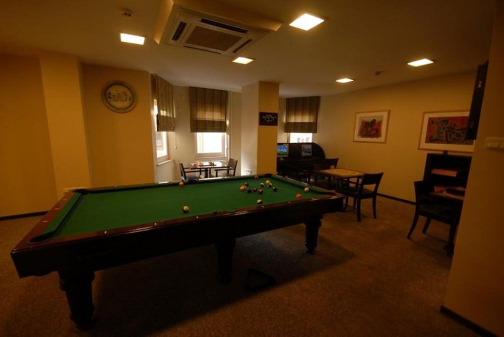 Çanak Hotel - Billiards