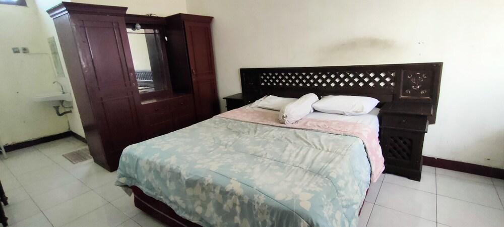 Mangkuyudan Hotel Solo - Room