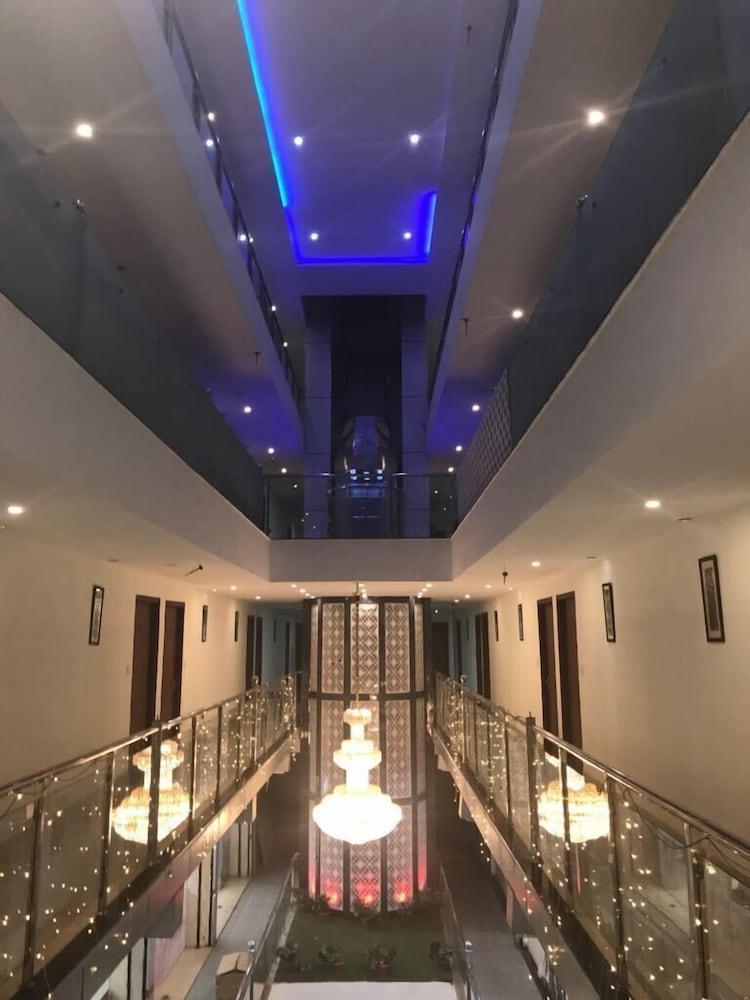 Hotel Royal Inn - Interior