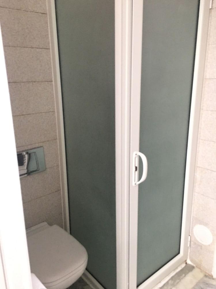 Le Nid De Marsa Plage - Bathroom Shower