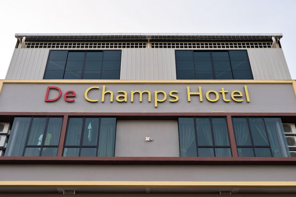De Champs Hotel - Featured Image