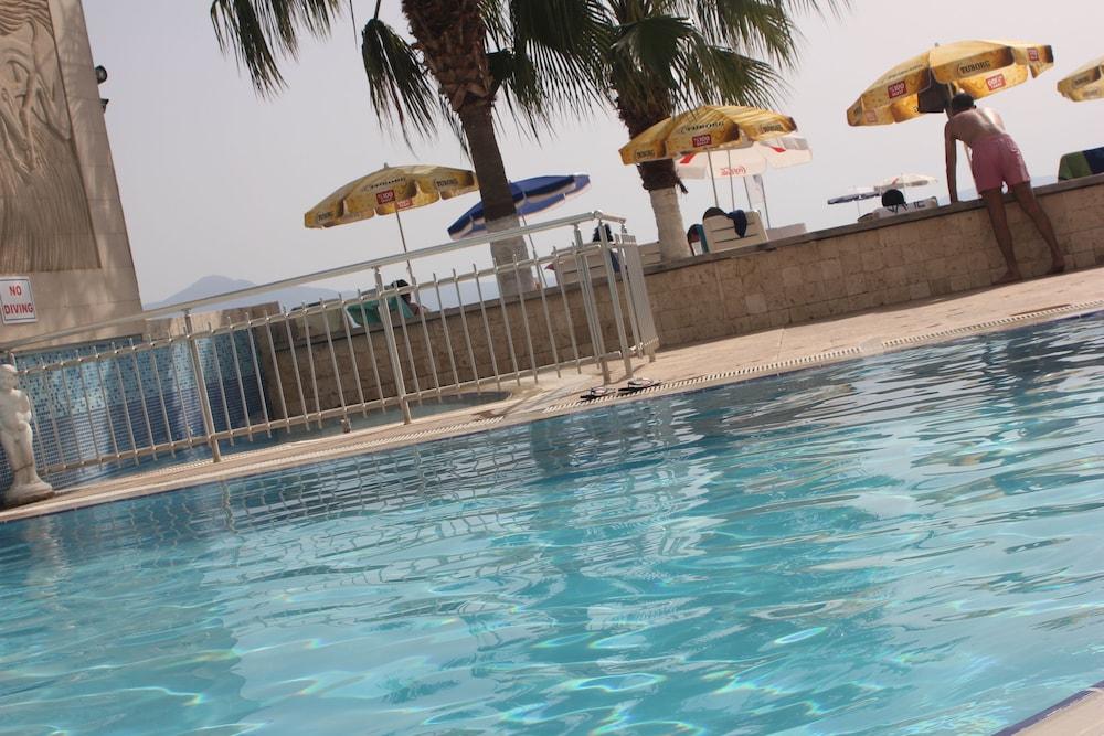 Grand Sahin's Hotel - Outdoor Pool