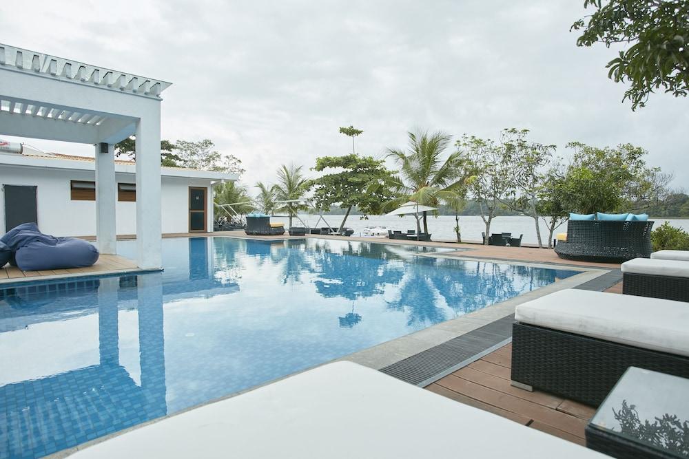 Flow by The Amber Collection - Luxury River Cruises in Sri Lanka - Outdoor Pool