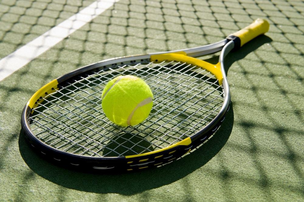ميركيور أورانج - Tennis Court