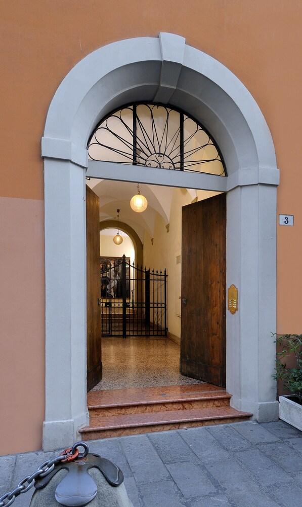 Art Hotel Novecento - Hotel Entrance