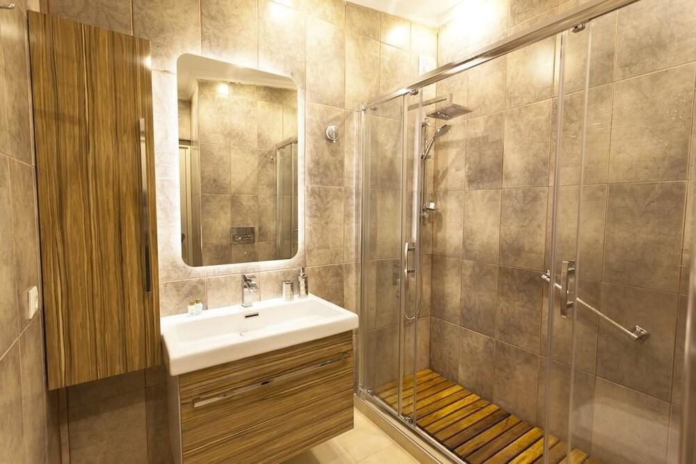 Evoda Residence - Bathroom