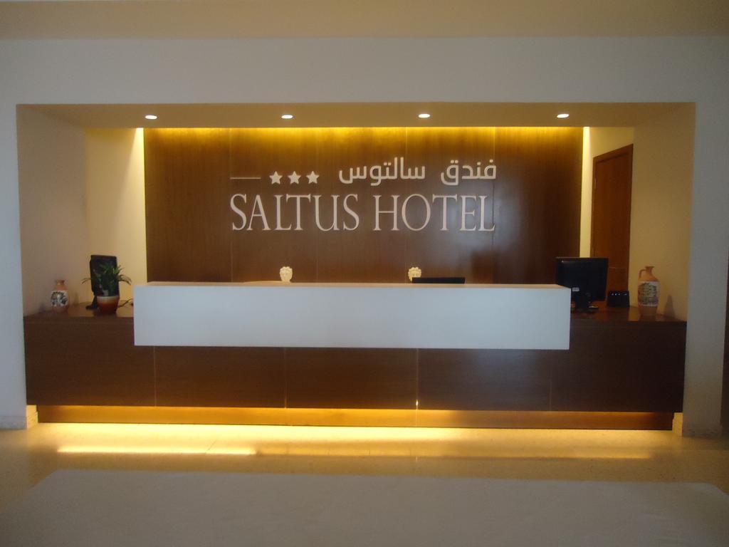 Saltus Hotel - Sample description