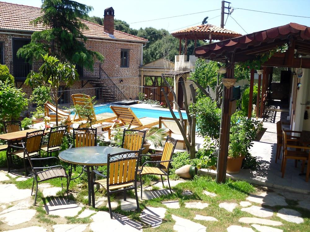 Akropolis Guest House - Outdoor Pool
