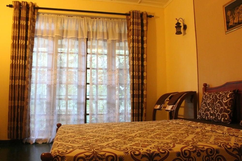 Kandy Guesthouse - Featured Image